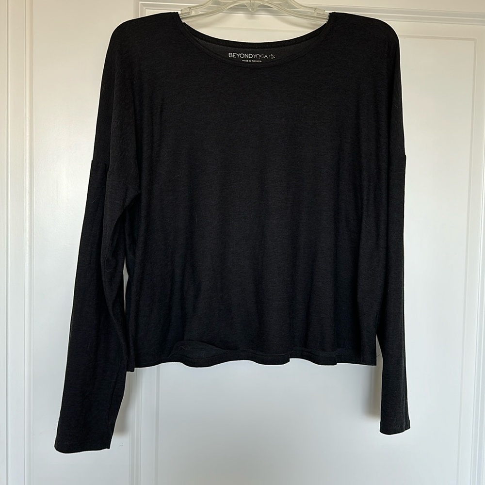 Beyond Yoga Black Cropped Dreamsoft Long Sleeve